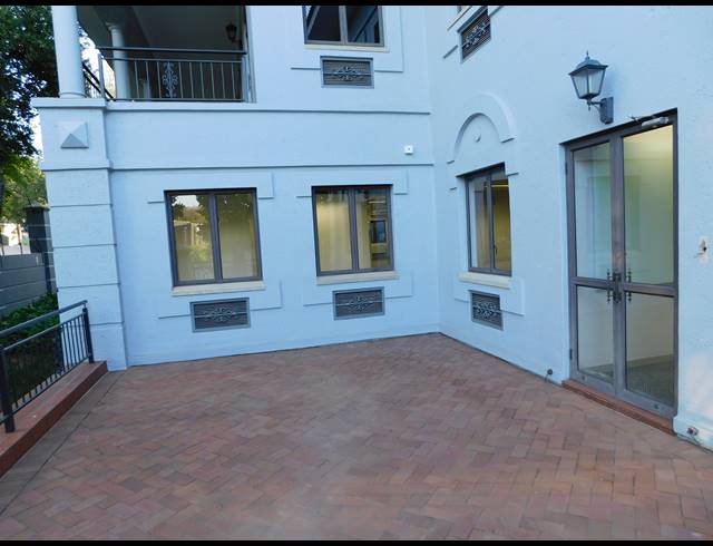 2,355M² OFFICE TO LET IN HYDE PARK